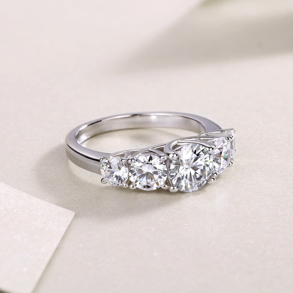 1 Carat VVS1 Moissanite Fashion Ring in 925 Silver