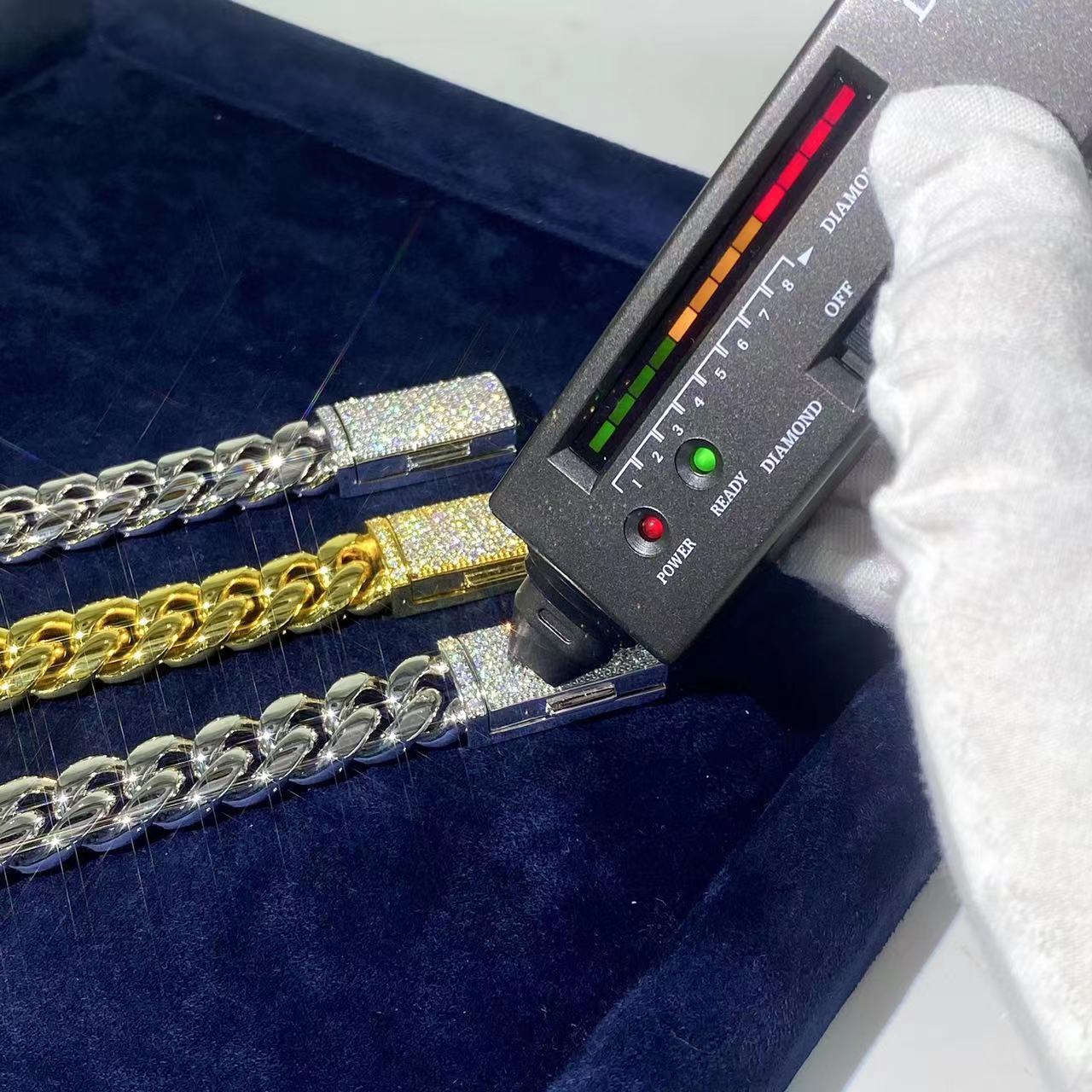 VVS1 Moissanite Buckle Cuban Link Chain