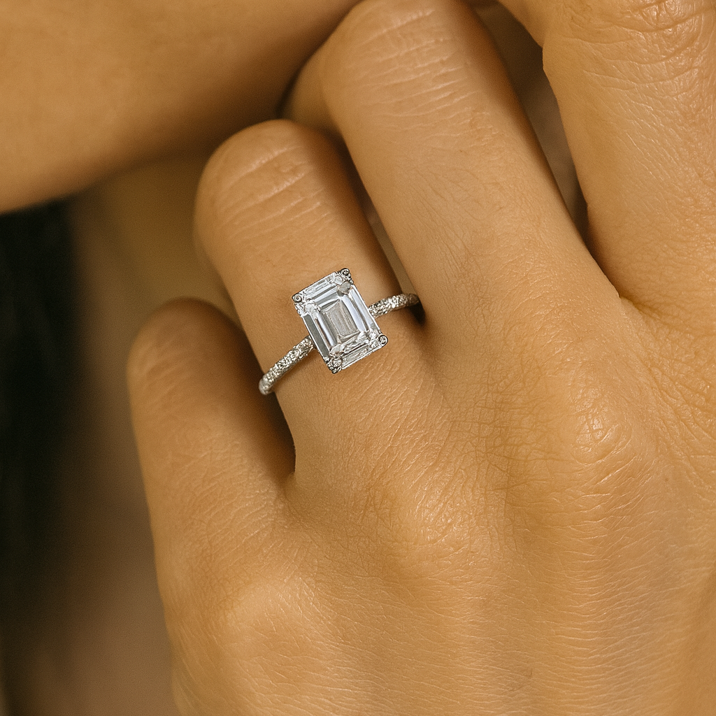 1.5CT VVS1 Emerald-Cut Moissanite Solitaire Ring