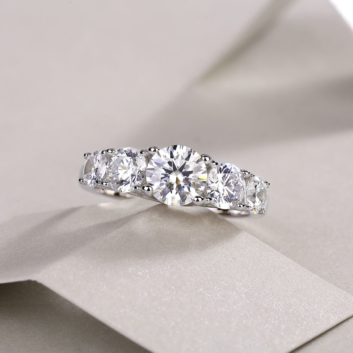 1 Carat VVS1 Moissanite Fashion Ring in 925 Silver