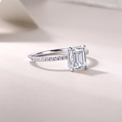 1.5CT VVS1 Emerald-Cut Moissanite Solitaire Ring